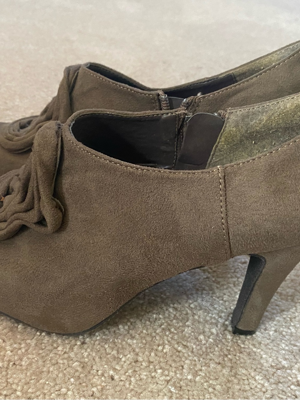 Steve Madden Women’s Brown Suede Knot Detail Heeled Booties